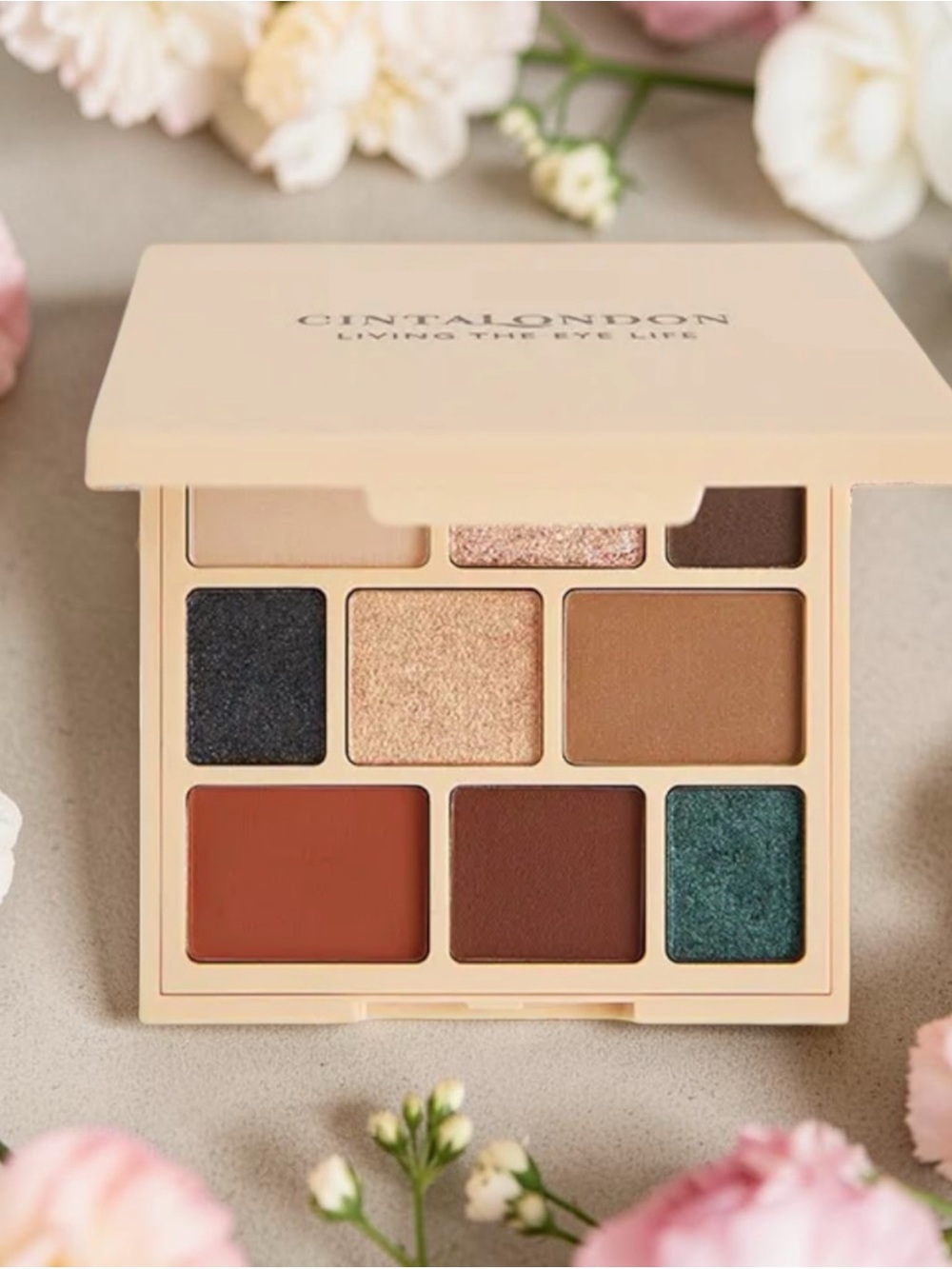 Cinta London Living The Eye Life Eyeshadow Palette